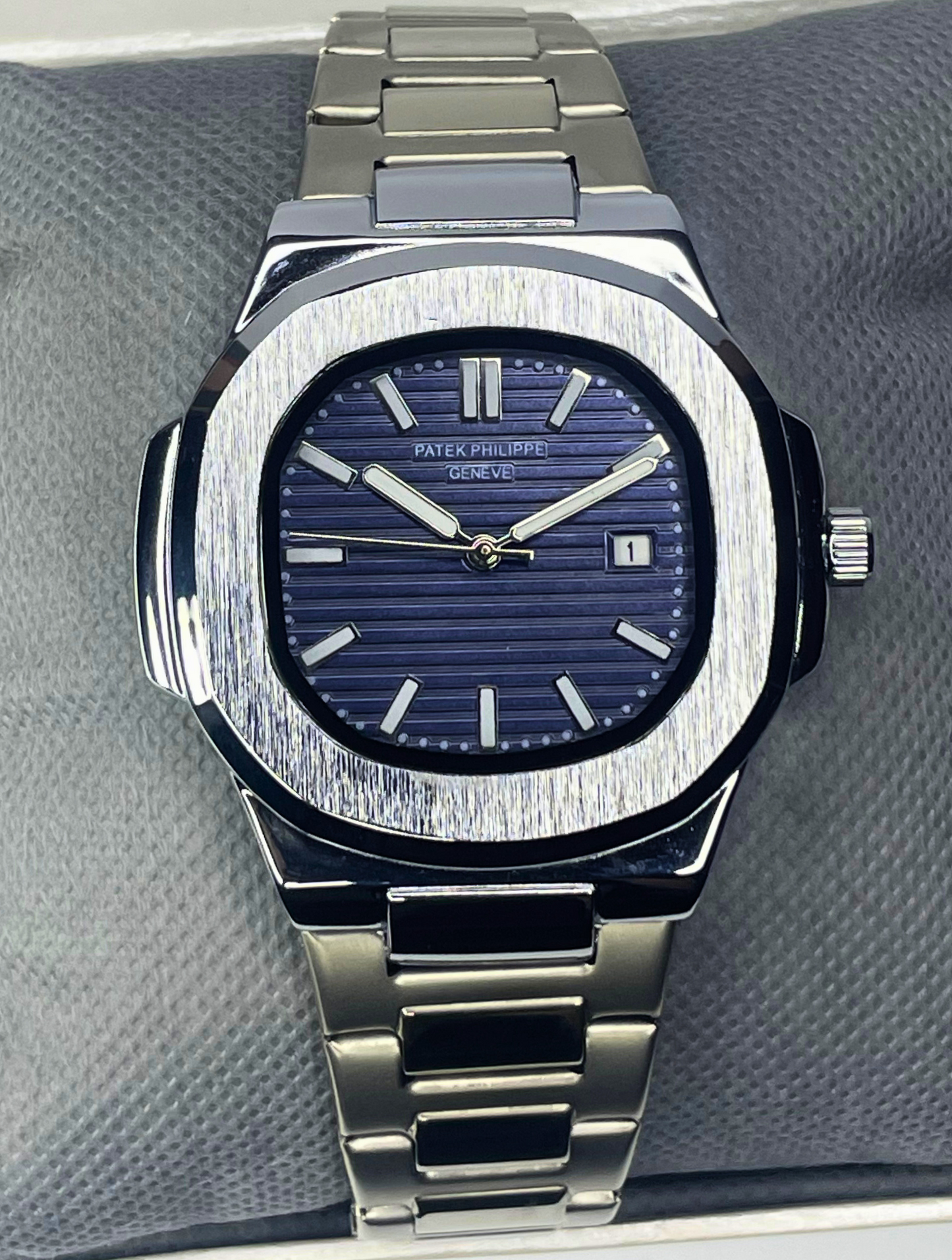 Patek Philippe Nautilus -  Blue Dial with Black-Gradient Rim - Silver Chain