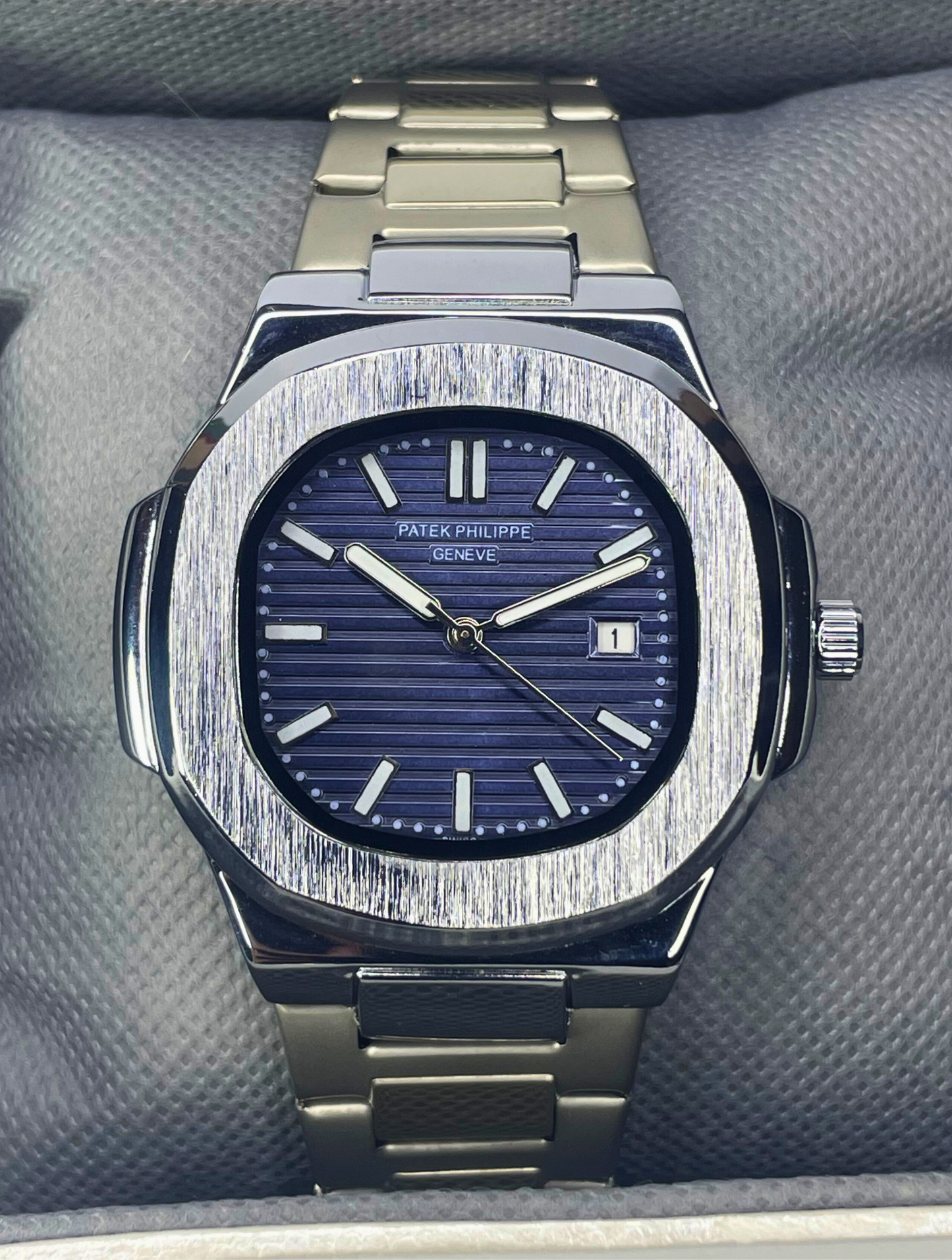 Patek Philippe Nautilus -  Blue Dial with Black-Gradient Rim - Silver Chain