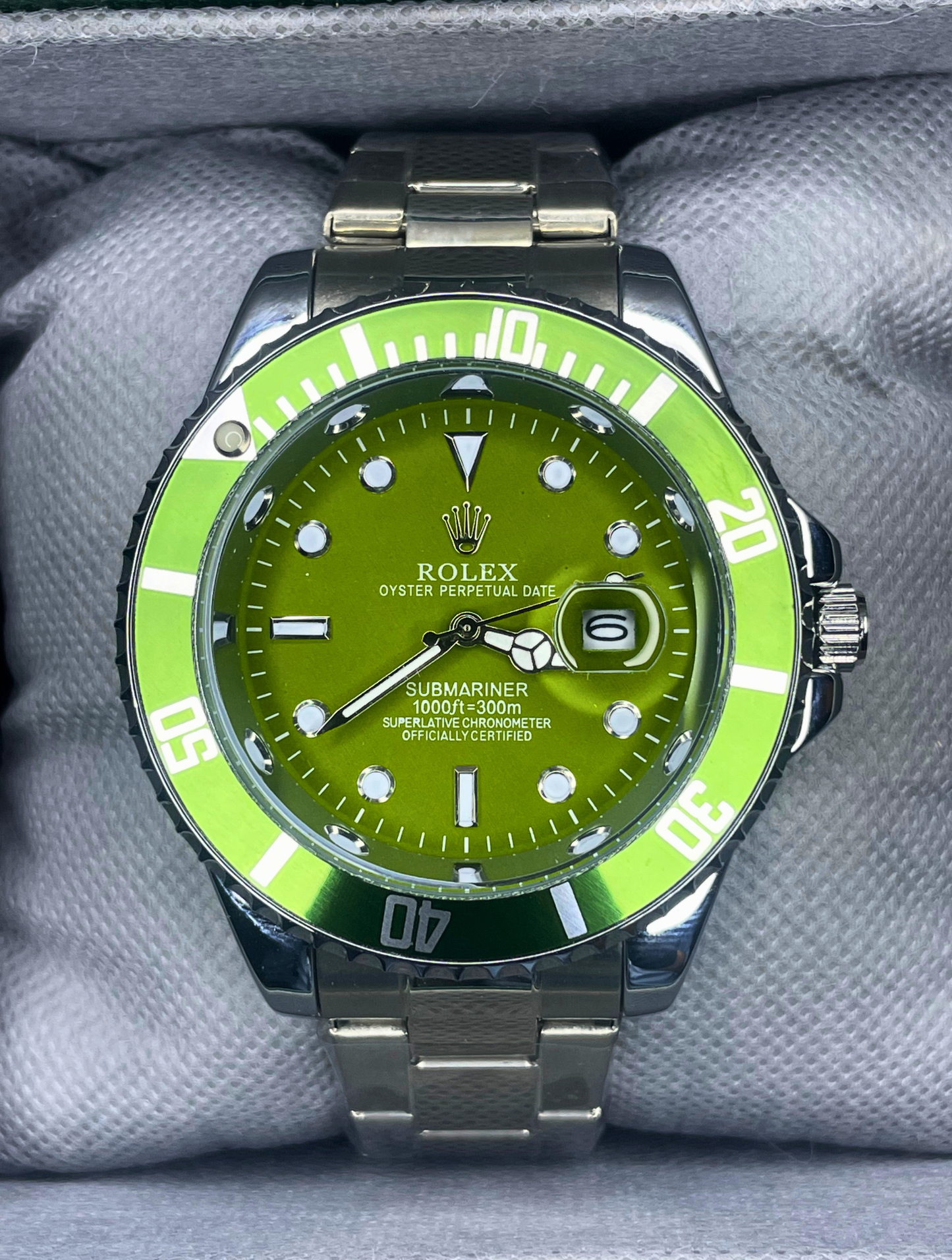 Rolex Submariner - Oyster Perpetual Date Just - Rotating Dial - Green - Silver Chain