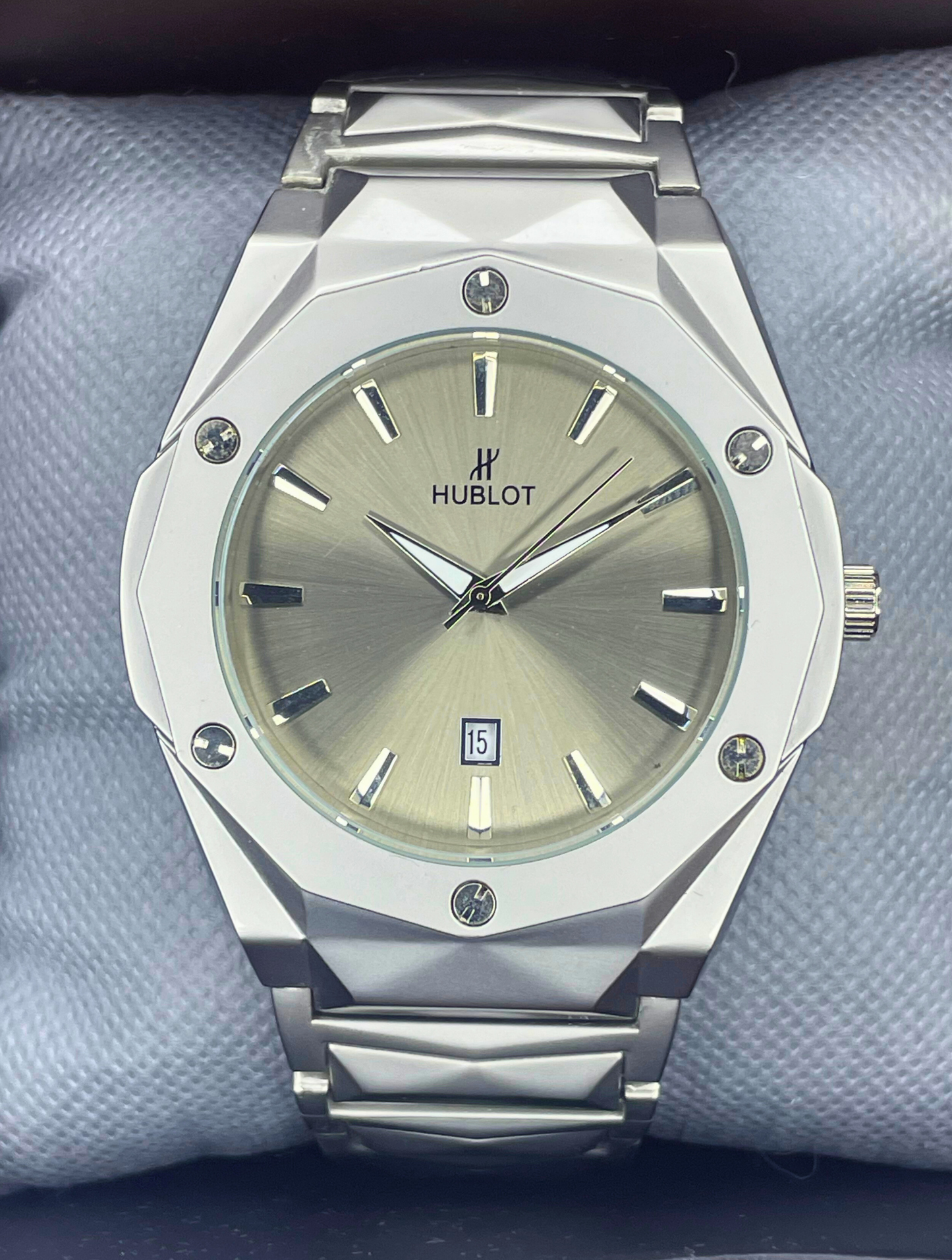 Hublot - Classic Fusion - Beige Dial - Diamond Cut